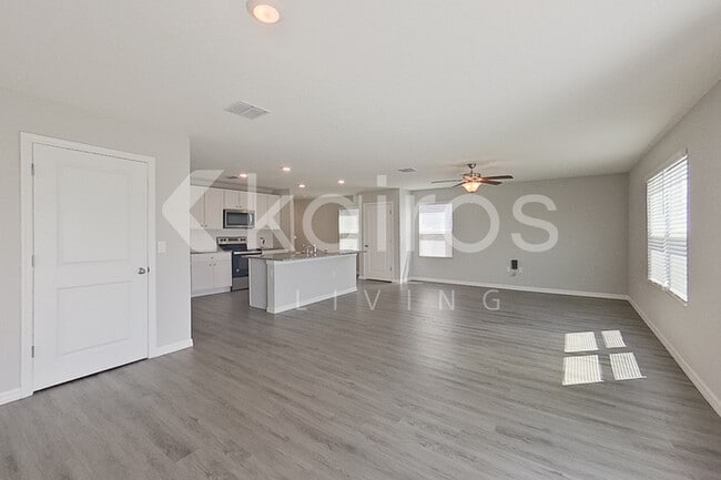 Photo - 8610 SW 44th Ct