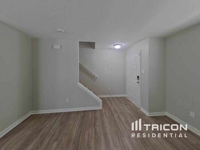 Photo - 758 Sinclair Dr