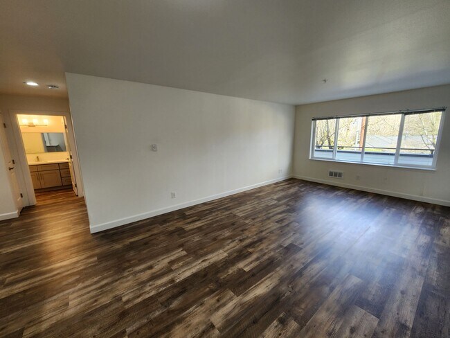 Photo - Issaquah Valley Place