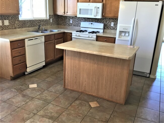 Photo - 500 Playful Meadows Dr NE