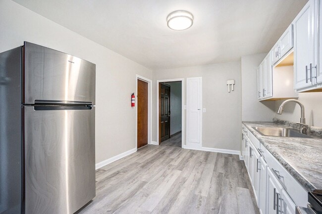 Photo - Newly Renovated 1br/1ba Apartment Available! PICTURES COMING SOON! Unit D
