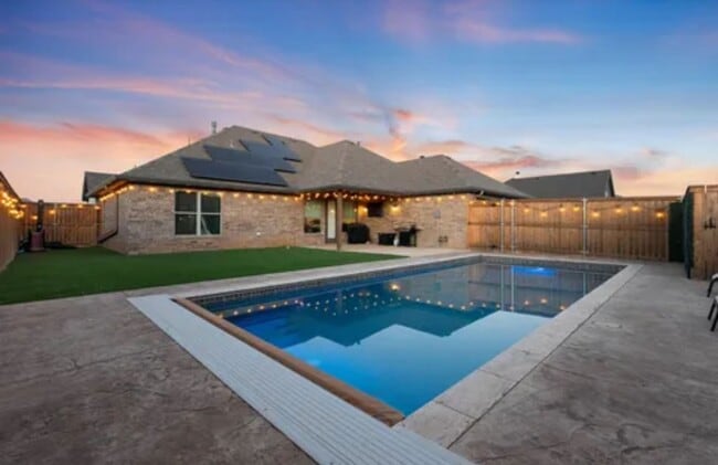Building Photo - Enclave at Kelsey Park with Pool