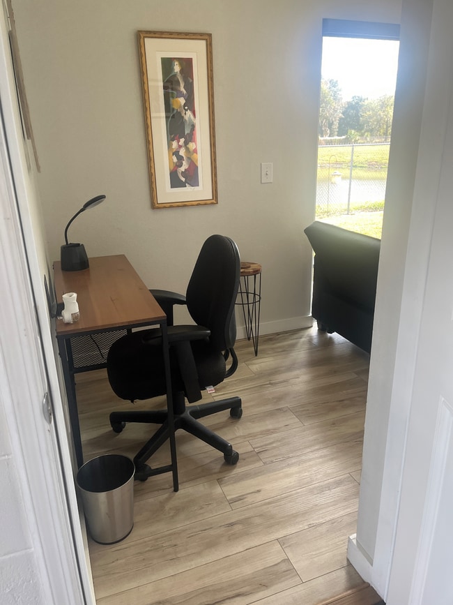 Building Photo - 4811 Highridge Ct