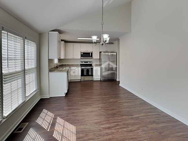 Photo - 14 Arbordale Ln