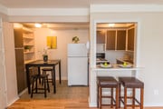 Dining | 6' x 6'