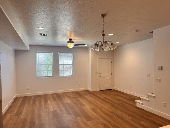 Photo - $500.00 OFF FIRST FULL MONTH OF RENT on 3 Bed/2.5 Bath Home!