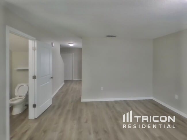 Photo - 12547 Shafton Rd