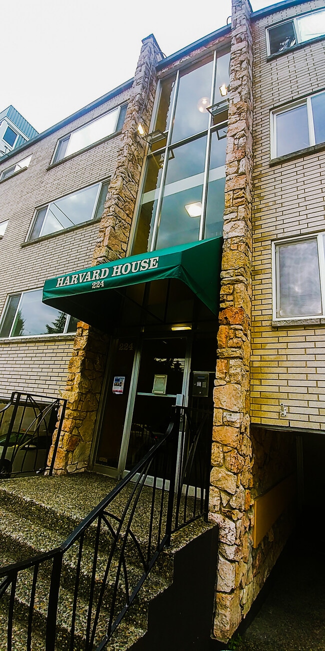 Photo - Harvard House Apartments