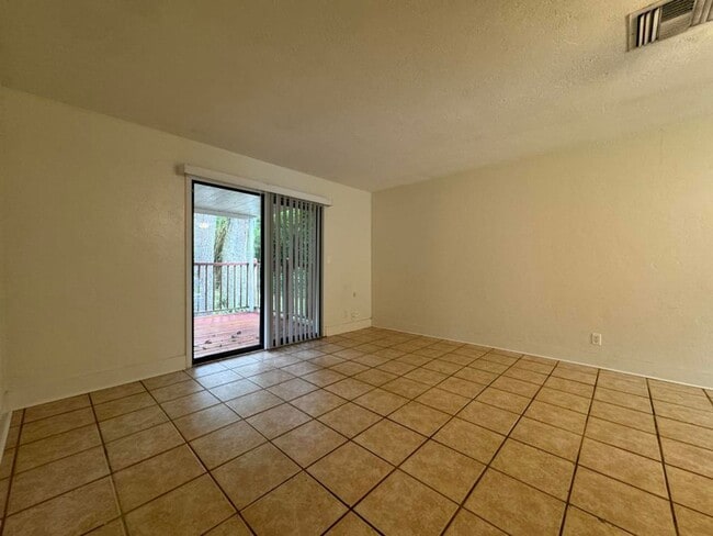 281 Tropical Ln