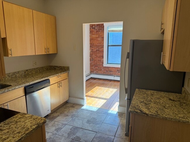 Photo - 105 Main St Unidad 304