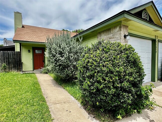 Photo - 11612 Fruitwood Pl