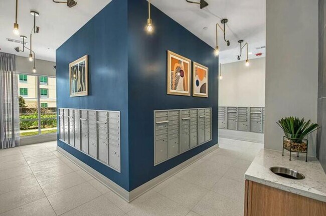 Photo - 9330 S Main St Unidad b3