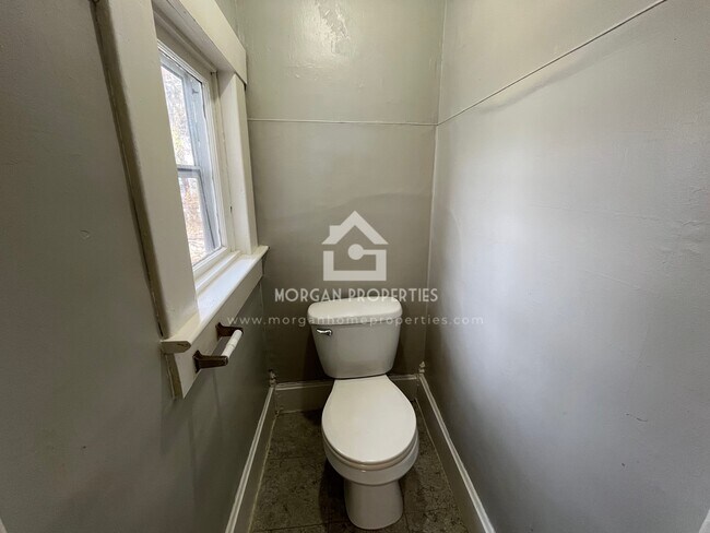 Photo - 1102 Spring St