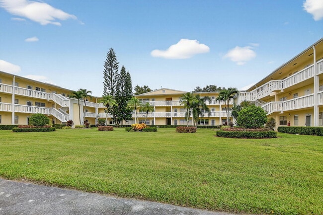 Building Photo - 105 Dorset C Rental