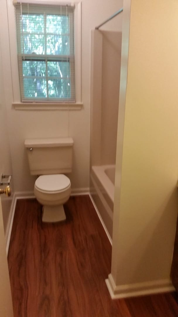 Building Photo - Two Bedroom apartment, with Deck, off of Timberlake, and close to 460 Unit 6