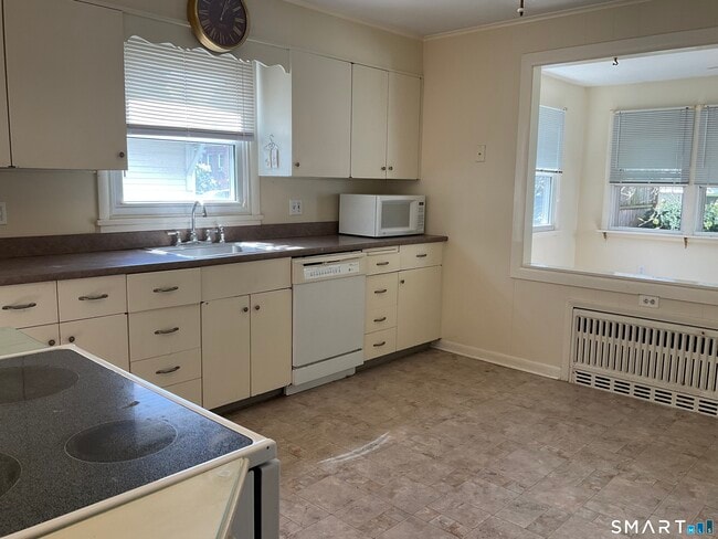 Photo - 278 N Elm St