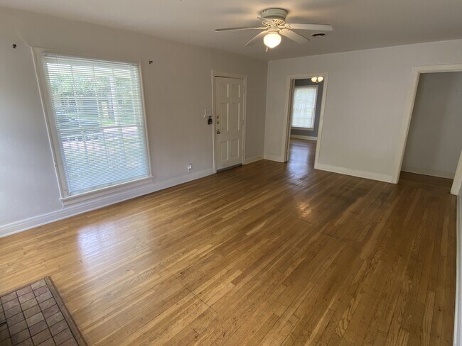 Photo - 3901 Willbert Rd