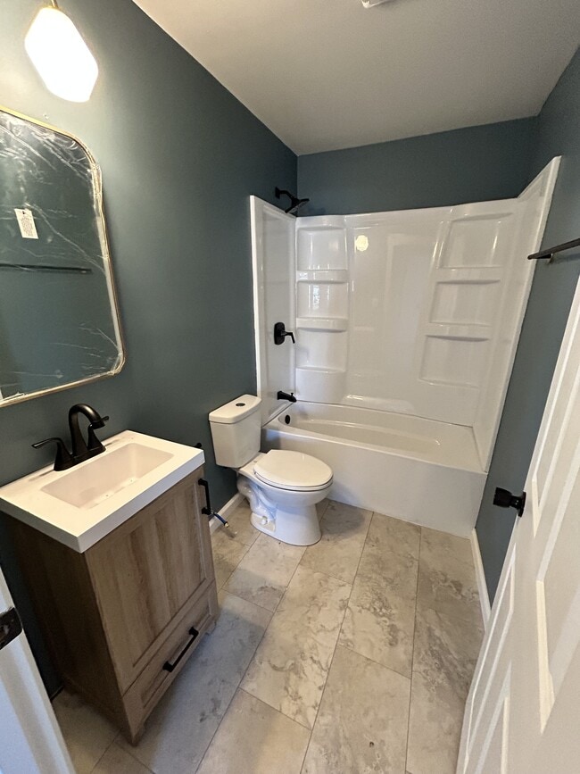 Photo - 609 N James St