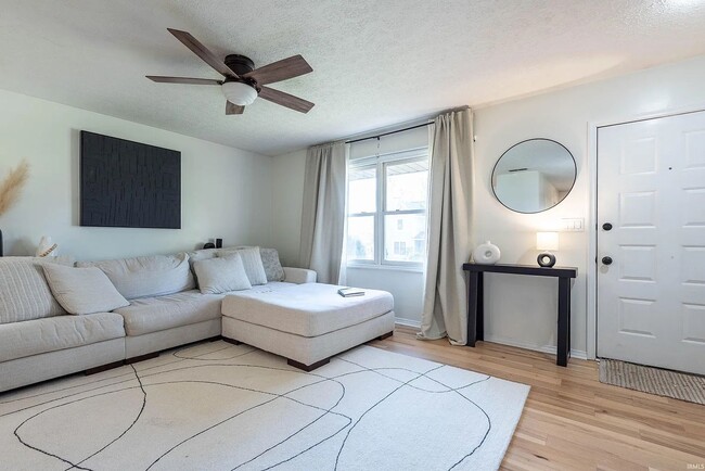 Photo - Available Now! 3BR 2BA Southside Neighborhood.