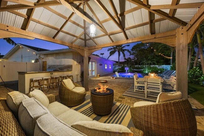 Photo - 1096 SW 27th Ave