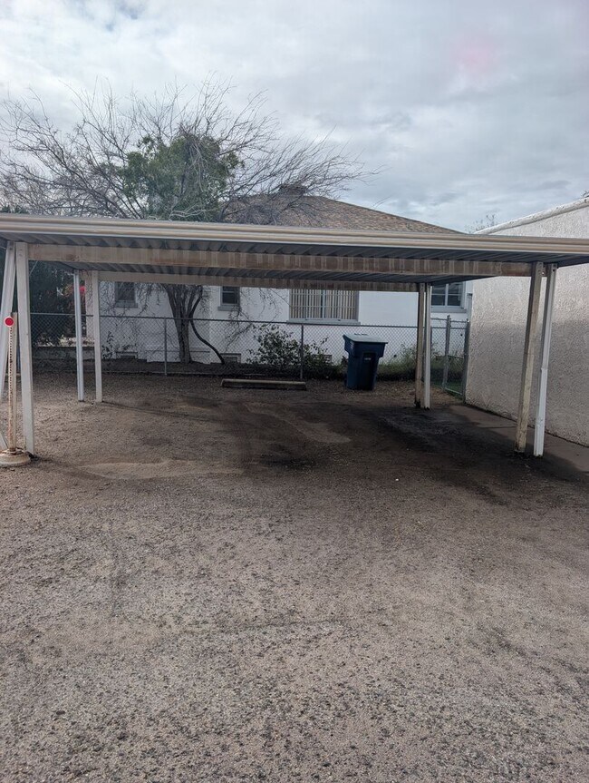 Photo - 4 Plex - Two Bedroom and 1 Bath Unit for Rent