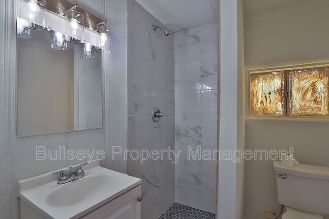 Photo - 102 E Hatcher Rd