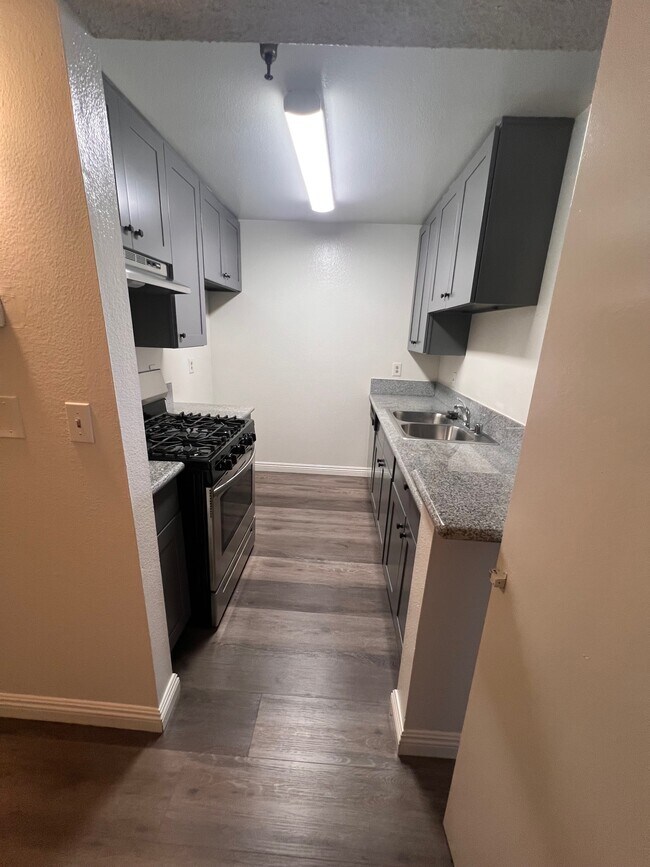 Photo - 1791 N Sycamore Ave