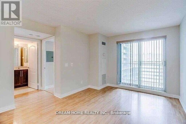 Photo - 60 Town Centre Court Unité 1005