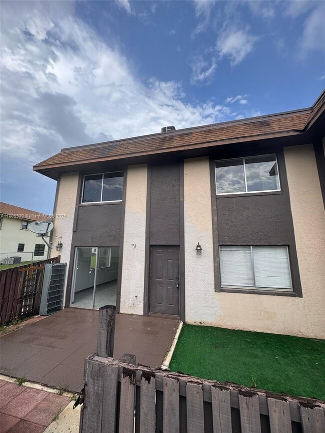 Photo - 2120 Sherwood Forest Blvd Townhome
