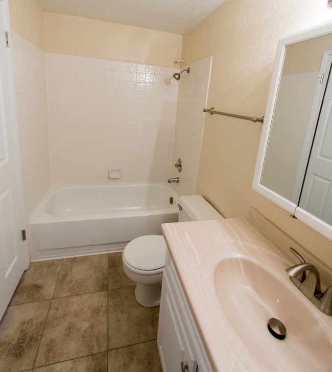 Photo - Las Palmas Condominiums