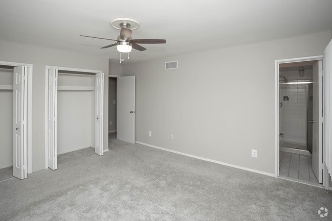 3BR, 2.5BA - 1,400 SF