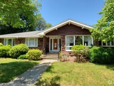 Building Photo - 20 Mossdale Rd Rental