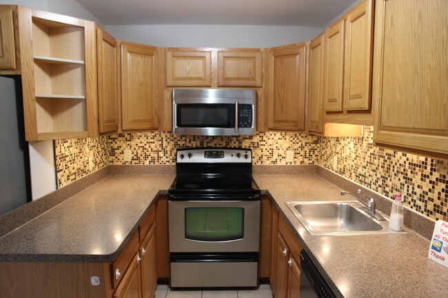 Photo - 4259 Packard St