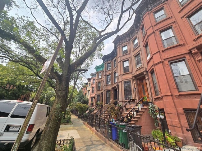 Building Photo - 477 Halsey St Unit 3 Rental
