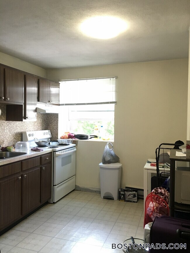 Photo - 10 Armington St Unit 3