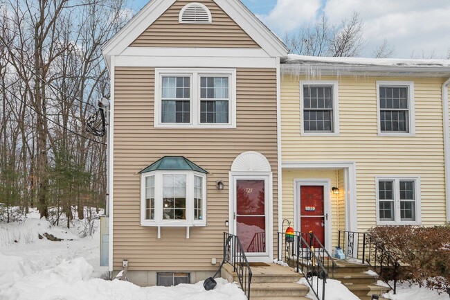 Photo - 721 Fox Hollow Way Townhome