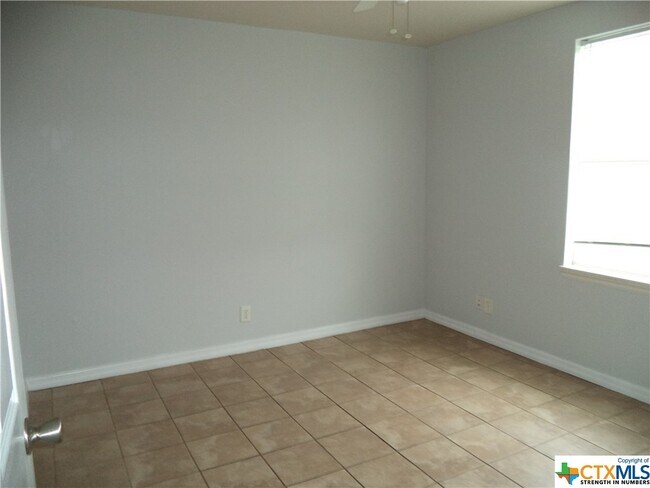 1310 W Broadway Ave