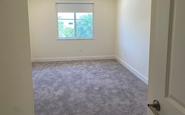 10270 NW 66th St Unit 1-105