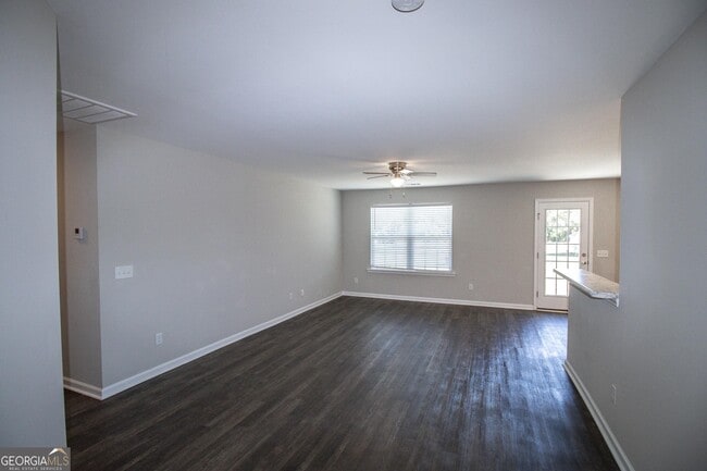 Photo - 201 Evans Ter