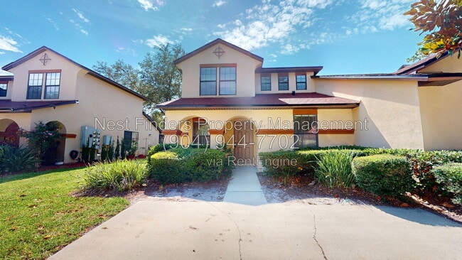 315 Redwood Ln