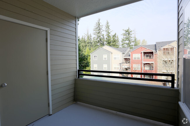 Private Covered Balconies - Columbia Trails Rental