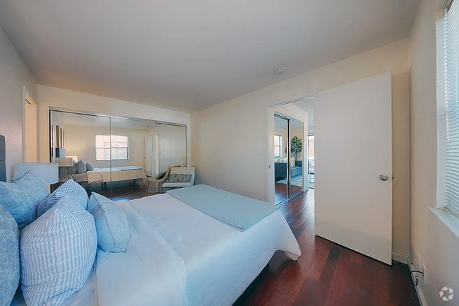 Building Photo - This home is similar to a townhouse, havin...