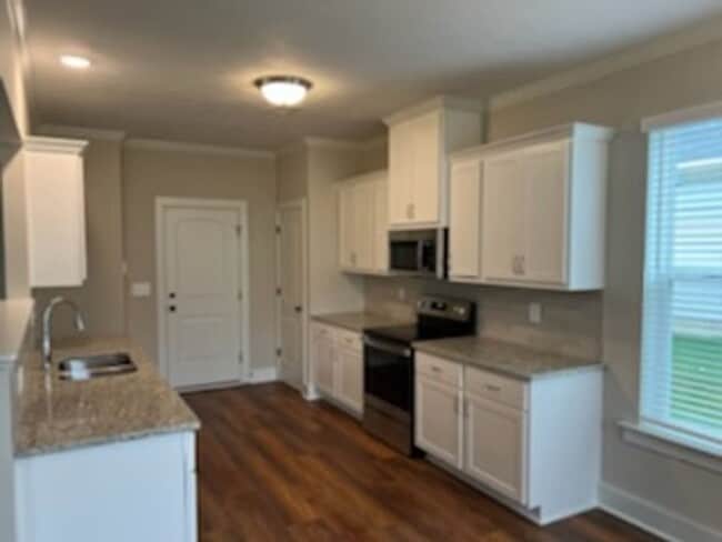 Photo - Beautiful and spacious 2 Story in Summerto...