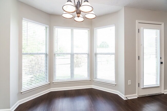 Photo - 7776 Parkwood Cove