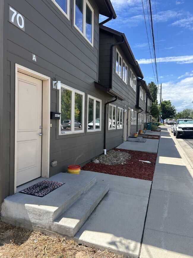 Building Photo - 2bd/2.5ba Englewood Condo Newer Construction!! Unit B