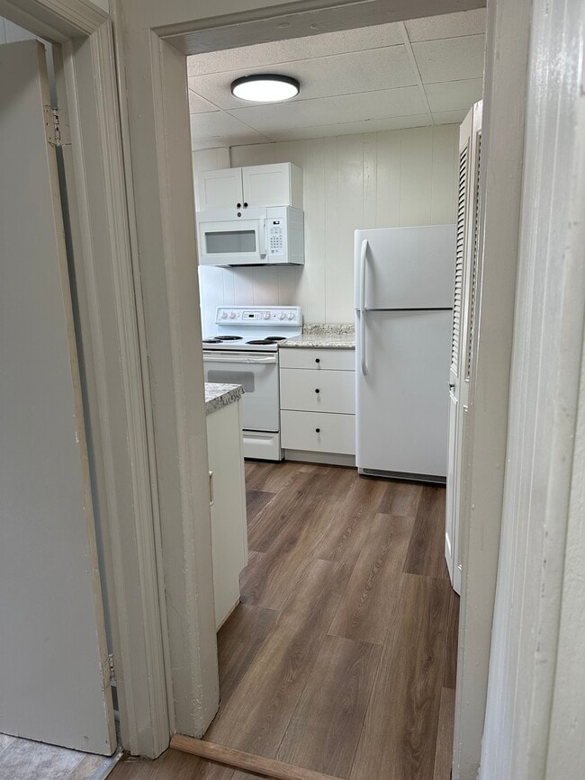Building Photo - 15 LLC- 21-27 Durand St. Unit 23 B