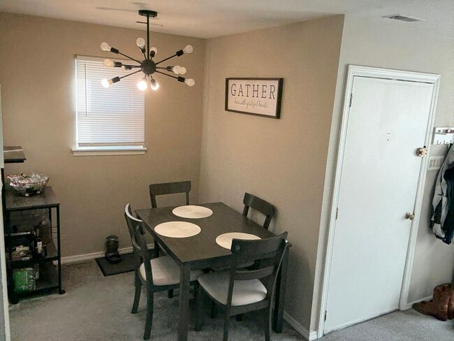 Building Photo - 9481 Woodbridge Rd Rental