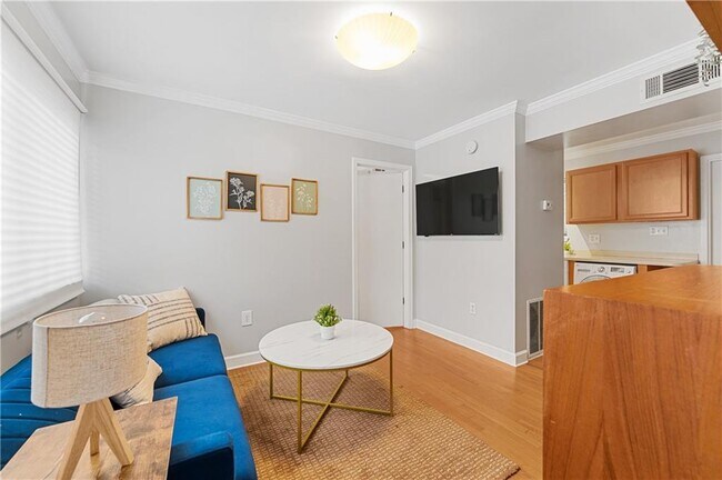 Photo - 960 St Charles Ave NE Unit 4