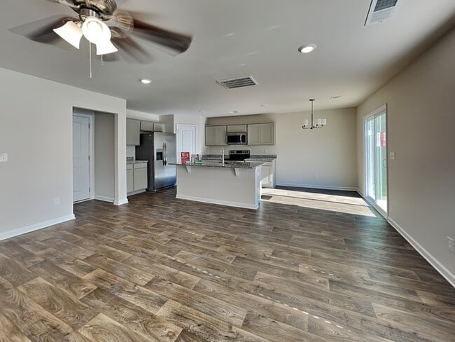 Photo - 432 Red Poll Wy