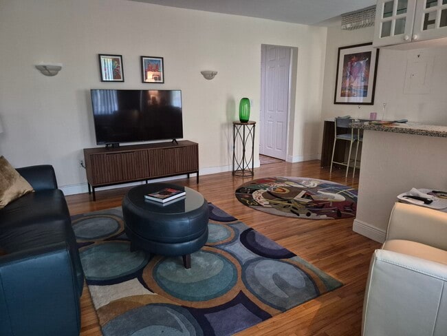 Photo - 659 Meridian Ave Unit Freedom House #14